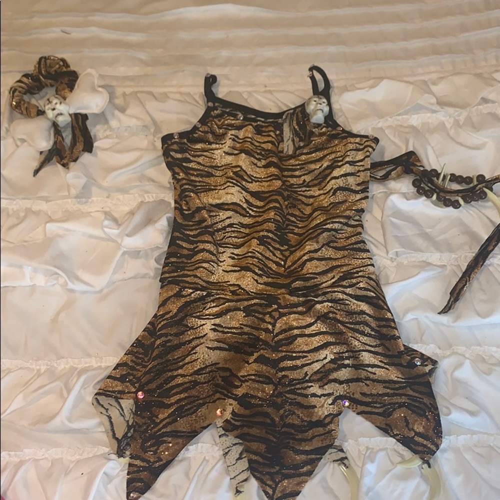 Custom Halloween costume pageant ooc